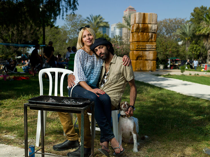 Chen, Oren & Bobo, 2012