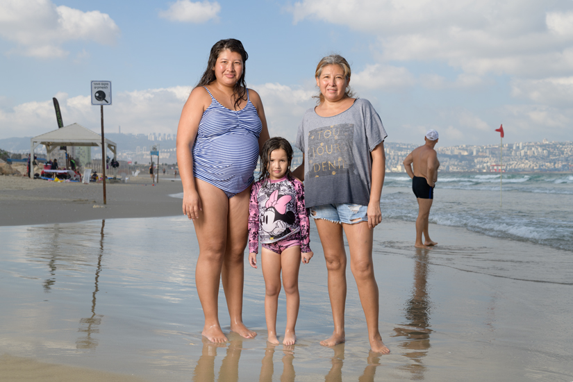 Cecilia with daughter Mikki and granddaughter, Noam, Yamit Beach, Kiryat Yam, August 2020